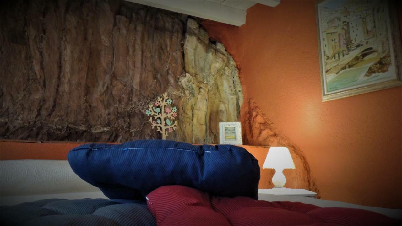 Borgo Di Codeglia - Country Rooms リッコ・デル・ゴルフォ・ディ・スペーツィア エクステリア 写真